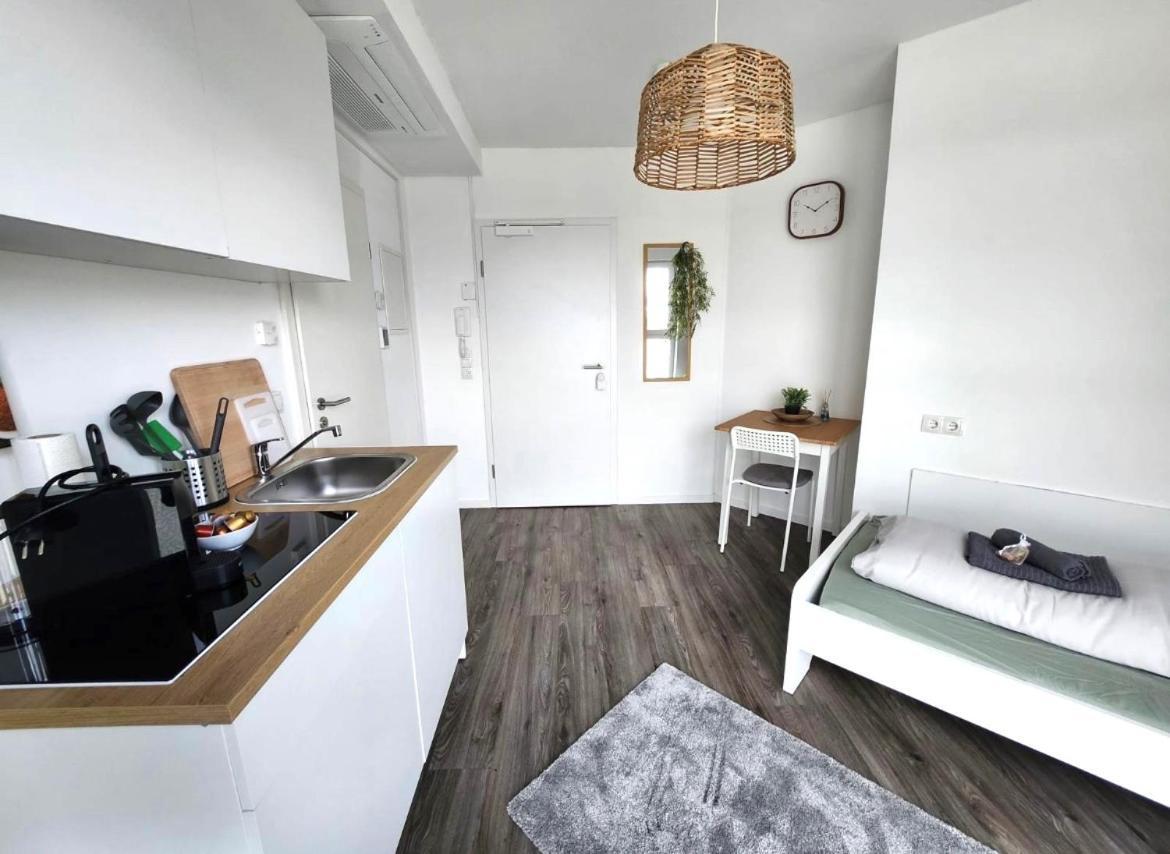 Modernes Apartment Mit Wifi, Aufzug & Kostenlos Parken El-Living アウグスブルク エクステリア 写真