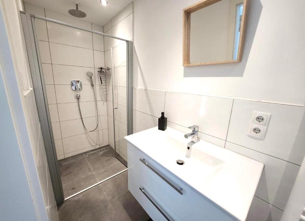 Modernes Apartment Mit Wifi, Aufzug & Kostenlos Parken El-Living アウグスブルク エクステリア 写真