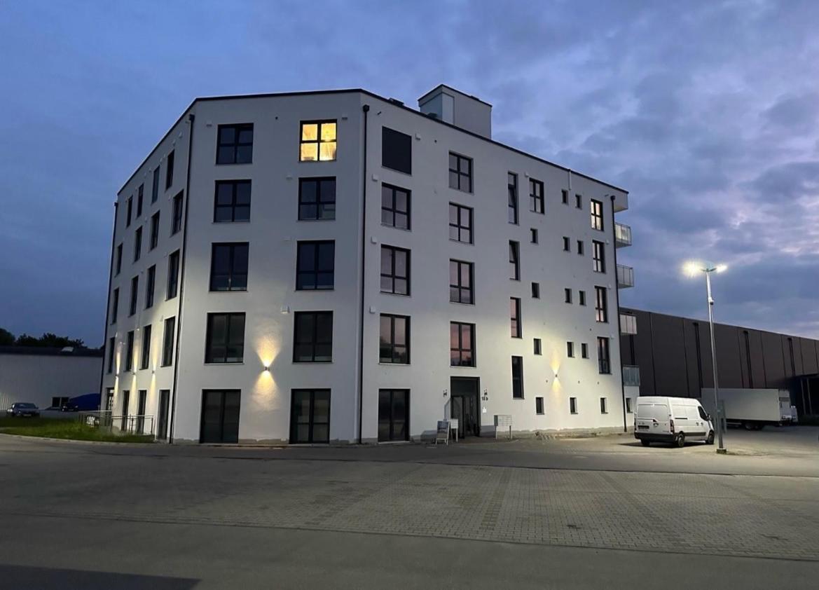 Modernes Apartment Mit Wifi, Aufzug & Kostenlos Parken El-Living アウグスブルク エクステリア 写真